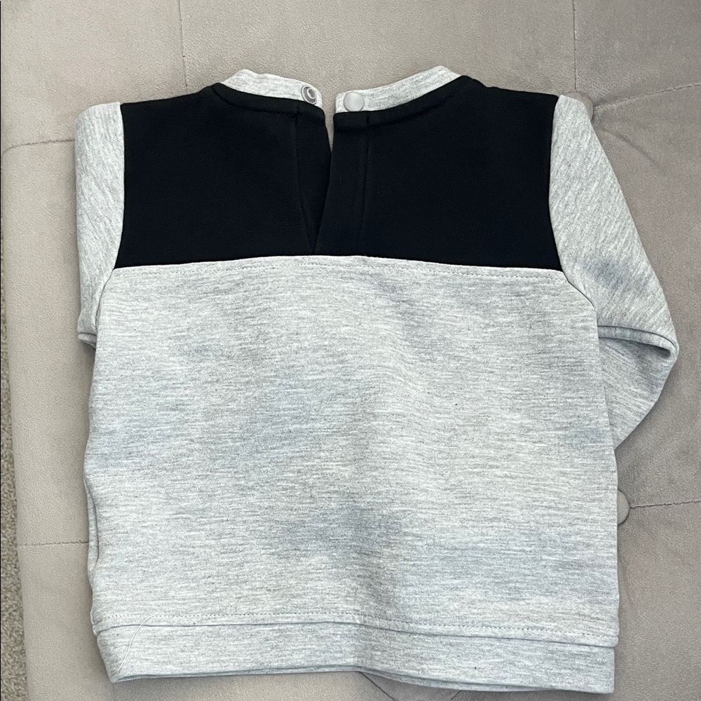 The North Face Kids Gray and Black Jogger Set - Picture 4 of 8